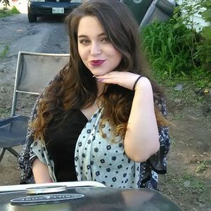 Meet your Posher, Leighana